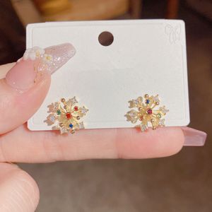 Ciondola gli orecchini della vite prigioniera del fiocco di neve variopinto dello zircone del candeliere Bijoux di stile coreano Nuovi gioielli