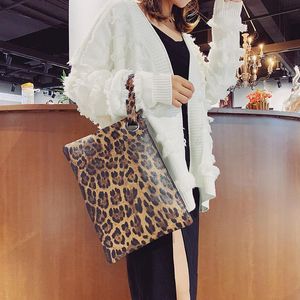 Akşam Çantaları 2022 Trendy Kore Leopar Baskı Tote Çanta Mizaç Retro Moda Tablet Debriyaj 6868 24X34X1cm