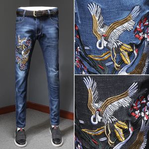 European Station Youth Mens European and American Style Straight Brodered Flower Slim Black Blue Demin Jeans Mens Pants 20111111111