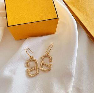 2022 Oro Donne Cerchio Lady Gioielli Orecchini Designer Diamanti Orecchini a bottone Moda Festa di nozze Accessori per gioielli Louiselies vittonlies