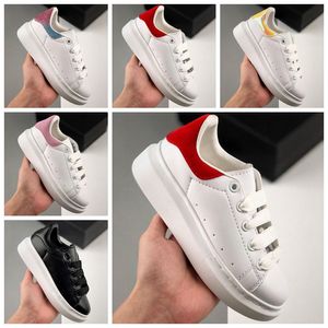 Designer barnskor för pojkar Flickor läder Utomhus löpning ungdom basket sneakers 3M reflekterande svart vit sammet Tjock sula platt Höjd Ökande casual 24-35