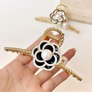 Vintage Pearl Hair Claw Clamp for Women Girl Camellia Flower Handmade Fashion Grace Ponytail Claw Clip Ornament Accessori