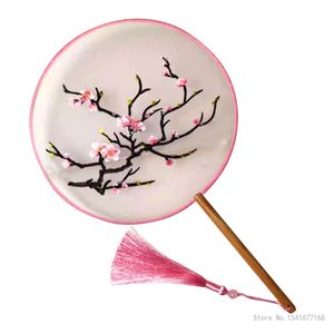 Love Wangyiruo Round brodered Silk Fan Craft Gift Home Decoration Hanfu Animation Tillbehör Kinesisk stil Handhållen 220505