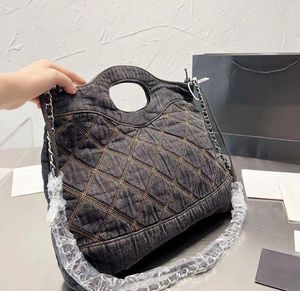 Дизайнерские сумки Джинсовая сумка для покупок Синяя черная вышитая потертая модная мягкая холщовая сумка Стеганая клетчатая серебряная металлическая цепочка Кошельки большой емкости Сумки