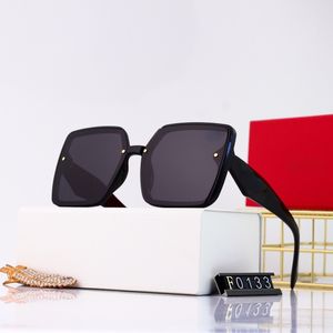 トップラグジュアリーサングラスレンズデザイナー女性男性ゴーグルプレミアム女性眼鏡フレームヴィンテージメタルサングラスとケース0133