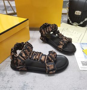 Tasarımcı Baskı Kadın Hissediyorum kahverengi saten sandalet İpek Eşarp Yumuşak Düz Terlik plaj ayakkabısı Sandalet Loafer'lar Muller Üst ısıyla yapıştırılmış Boyut 35-41