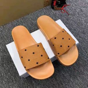 Paris Sandali estivi da donna da uomo Pantofole da spiaggia Slide Pantofole da casa Nero Bianco Flat Scuffs Sliders Fashion Leather Rubber Shoes Pattern Sandalo All Match With Box btheqso