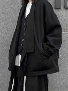 女性のスーツブレザーレディースカジュアルブレザー春と秋の黒いラペルストラップデザイン着物スタイル青年ファッションルーズブレザーウーマン