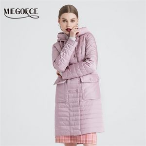 Miegofce Collection Women Spring Jacket Eleglish Casat com lenço e bolsos de remendo Proteção dupla do Wind Parka 211120