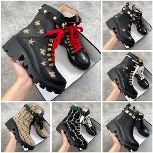 Luxury Designers Ankle Martin Boot Black Leather Boots Rubber Sole Low Heel Waterproof Belt Buckle Textured Leather Trim Women Men Wellies