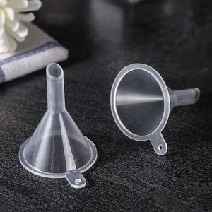 Mini imbuti trasparenti portatili Piccole bottiglie di plastica a collo di bottiglia Imballaggio strumento ausiliario Cucina Bar Accessorio da pranzo DH9878