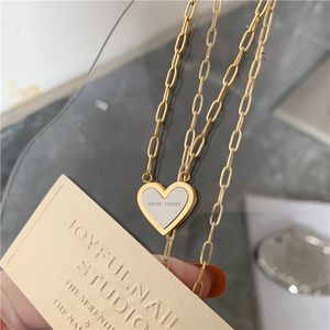 Collares colgantes de diseñador de corazón de acero inoxidable de oro de 18k joyas para mujeres Collar de amor corta de gargantilla