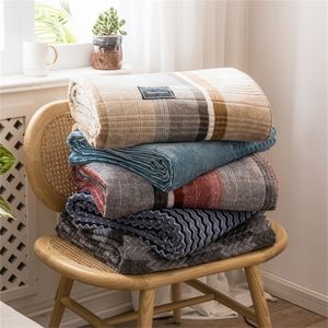 Flanell för sängar soffa mjuk korallkast filt hela säsongen varm mikrolush lätt termisk fleece filtar 220524