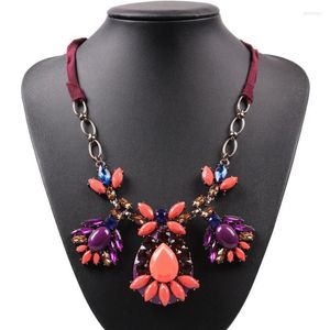 Chains Chunky Crystal Flower Pendant Necklace For Women Big Long Chain Statement Bead Rhinestone Choker Jewelry AccessoriesChains Godl22