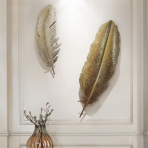 European Gold Wrought Iron Luxury 3D Wall Hanging Feather Crafts Decoration Hotel Home Livingroom Wall Sticker Mural Ornaments T200111