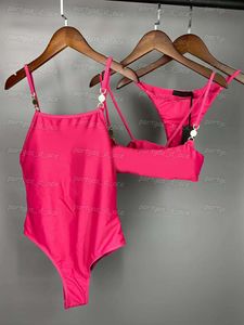 Maiô feminino de luxo acolchoado de peça única com divisão sexy cueca de praia rosa moda maiô feminino para férias