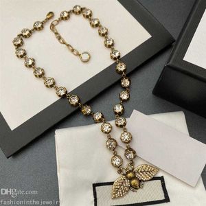Designer halsband smycken lyx diamant jubileum gåva guld bi hänge 14k guld mode initial hänge halsband för kvinnor s274c