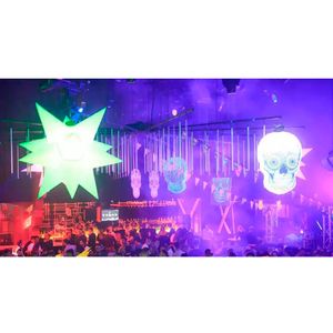 vendita all'ingrosso Palloncino gonfiabile gigante con teste di teschio appeso alla decorazione di Halloween con luce a led per l'esposizione del partito