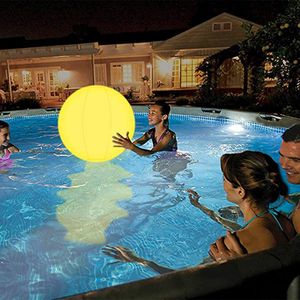 Novità illuminazione piscina giocattolo 13 colori palla incandescente gonfiabile LED pallone da spiaggia attrezzature per giochi d'acqua intrattenimento dropshipping