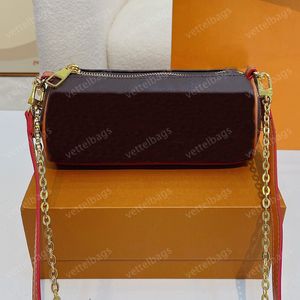 Läder axelväska bokstäver handväskor lyxdesigner crossbody vintage baguette väskor mini pochette pärlband kvinnor hög kvalitet plånbok resor utomhuspaket
