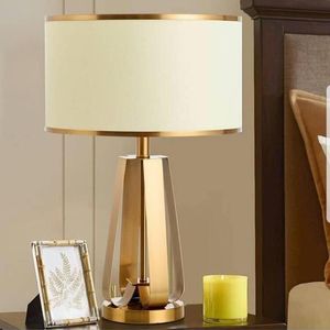 Lampade da tavolo Lampada dorata Camera da letto Comodino Creativo moderno minimalista Caldo soggiorno Lampada da tavolo