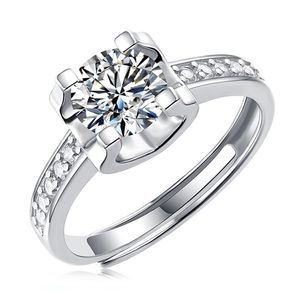 D Färg Moissanite Ring Female S925 Sterling Silver Classic Six-Claw Round 1 Carat Engagement Smycken