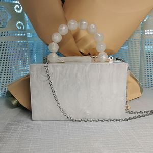 イブニングバッグ白いアクリルハンドバッグ真珠光沢のある大理石のクラッチウェディングパーティープロムウォレット夏の女性の財布