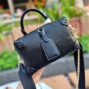 Designers axelväska lyxväska handväska meddelandeväskor cluth toppkvalitet klassiska Petite Malle Souple Crossbody plånbok i äkta läder