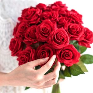 10 PCs lote vermelho rosa flor artificial Touch real Flores de látex Faux Silicone Fake Rose Bouquet Decoração para festa de casamento em casa 220527