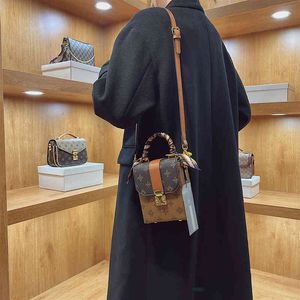 Outono e inverno versátil pequeno saco 2024 nova minoria feminina mensageiro telefone móvel impresso sling bolsas de ombro design ofertas