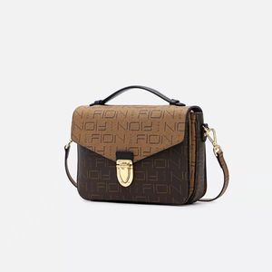 Små Crossbody-väskor för kvinnor High Quilty Axelväska Mode Läderväskor Designer Satchel Handväskor Varumärke Design Lyxartiklar Damväska