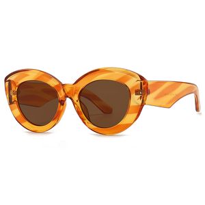 Occhiali da sole da donna a righe alla moda Occhiali da sole color gelatina per le vacanze Occhiali da sole dal design di lusso vintage per le donne 2022 Colori caramelle da viaggio