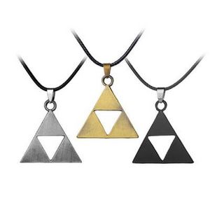 Partihandel smycken The Legend of Zelda Necklace Triforce Trinity Triangle Amulet Black Pendant Fashion Vintage Game Cosplay