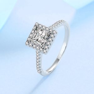 1 CT Princess Cut Pierdzieżu zaręczyn 925 Srebrna halo diamentów Diamond Pierścień Obietnica dla kobiet biżuteria 220813