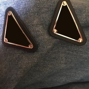 Top quality 4 colors Metal Triangle Letter Brooch Pins Brooches Jewelry for men Woman Fashion Party Accessories gift Designer jewelrys