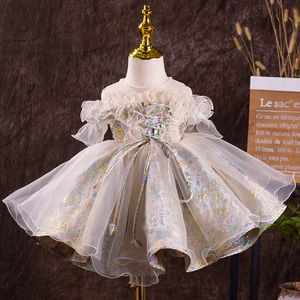 Söta blommaflickor klänningar juvel nacke turkosa mynta kort cupcake ruffles tiered födelsedagsgjutning barn flicka pageant klänningar tillbaka med paljett båge 403