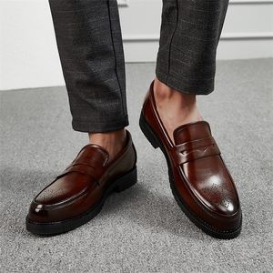 Designer Brand Men's Leather Shoes Italian Formal Brogue Casual Business Shoes for Men Penny Loafers Elegant Fashion Men Shoes 220324