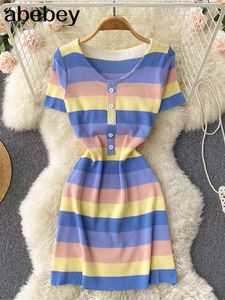 2022 sommer Stricken Regenbogen Streifen V-ausschnitt Kleid Frau Casual Knie-länge Gerade Kleider Weibliche Bodycon Y220413