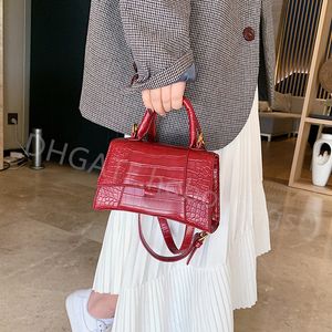 2022 luksusowe projektanci torby na ramię słynne mini pół księżyca torba Lady Canvas Crocodile Portfels Fashion Crossbody torebki Kobiety Tote Letter Torebka Torebki Lady