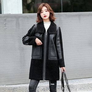 Winter Women Faux Sheepskin Long Coats Thicken Faux Leather Lambs Wool Fur Big Pockets Jacket Black Motorcycle Outwear 201030