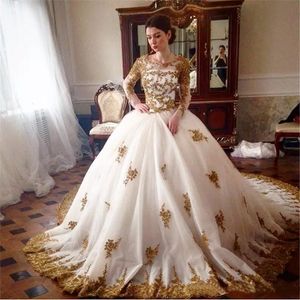 2022 Gold Lace Applique Långärmad pärlkulklänning Bröllopsklänningar Organza Crew Long Train Wedding Clows