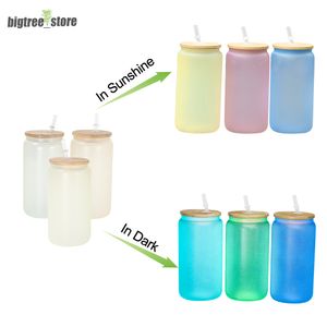 Zwei Funktionen 16oz Glow und UV Farbwechsel Sublimation Glas Bierdose 2 in 1 Glow in Dark Gläser Bierkrüge Becher Trinkbecher mit Bambusdeckel