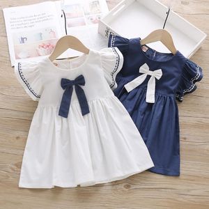 Flickas klänningar sommar baby flicka klänning avslappnad mode kort ärm bowknot prinsessa barnkläder blå wite klänninggirl s