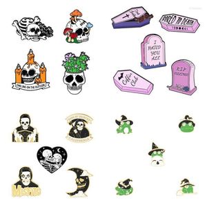 Pins Brooches 4/5 A Set Halloween Style Creative Skull Brooch Personality Wizard Frog Simple Memorial Tombstone Daily Backpack Badges Kirk22
