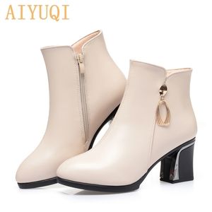 Aiyuqi Women Winter Shoes Женщины зимние ботинки заостренные кожаные женские платья для женских сапогов Большой размер 41 42 43 201031