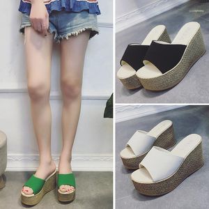 Moda 2022 Yaz Kadın Sandalet Peep-Toe Ayakkabı Kadın Yüksek Topraklı Platfroms Kadınlar İçin Günlük Takozlar Yüksek Topuklu Ayakkabı1