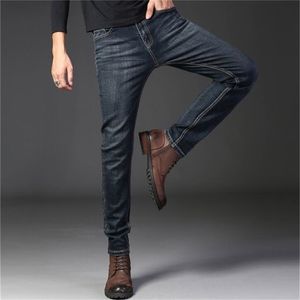 Design Autumn Men Fashion Jeans på S högkvalitativa långa byxor för hane 210318