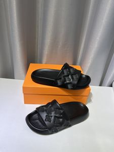 Designer Damtofflor Lyx mans Slide beach Grossistpris läder gummi sandal pool Skor hög kvalitet Marshmallow med Original Box dustbag storlek 35-45