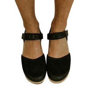 Sandały Crock Kobiety klinowało nisko obcasowe rzymskie damskie mody Elastyczne pasek rzeźbiony granatowy na sandali