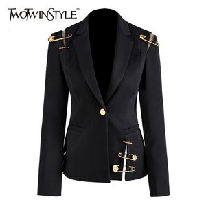 Twotwinstyle Loose Fit Black Hollow Out Pin skarvade jacka Blazer Lapel Long Sleeve Women Coat Fashion Autumn Winter 220509